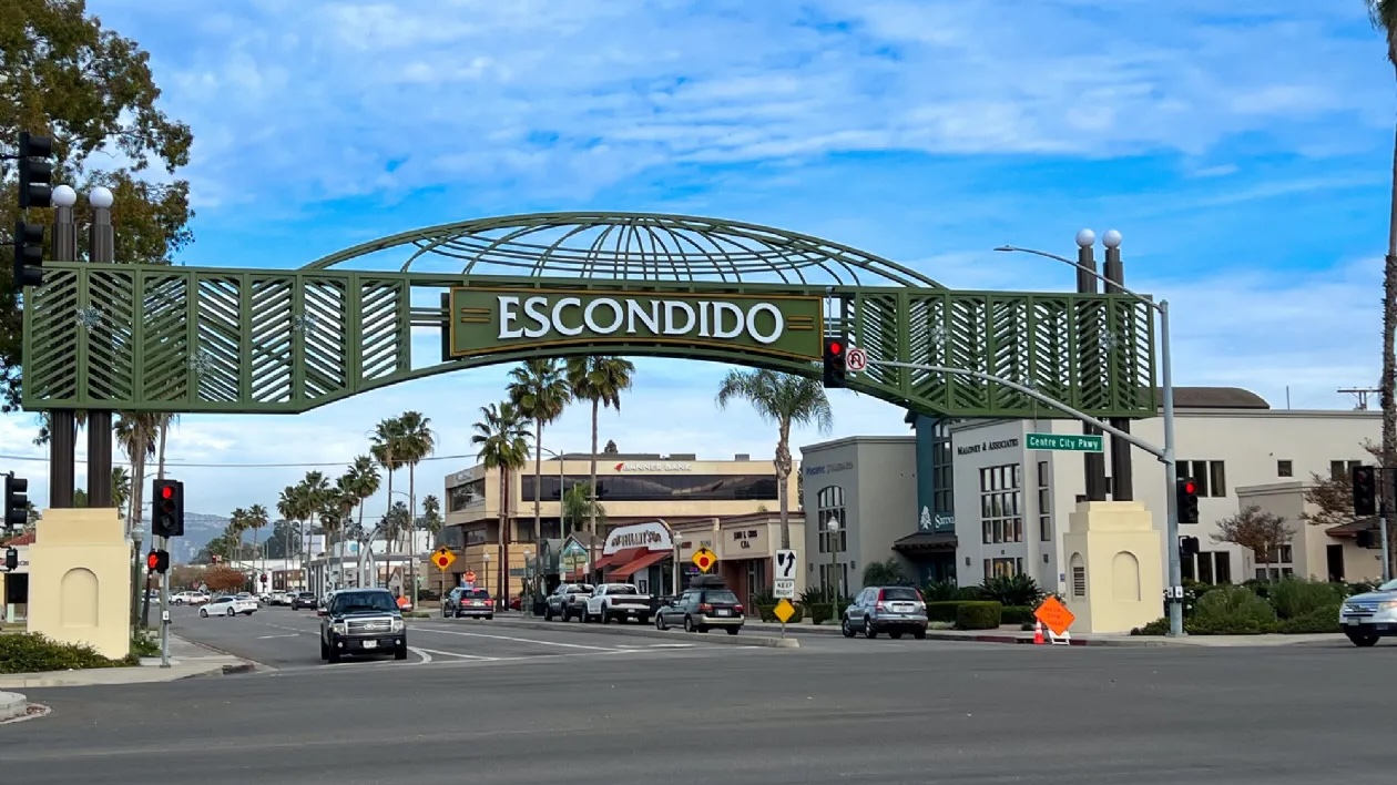 lrg-escondido-sign-in-central-escondido